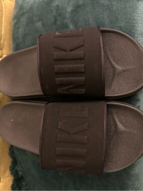 Nike Black Embossed Logo Slide Sandals